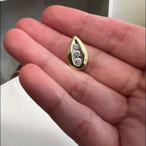 14k gold pendant with diamonds 💎